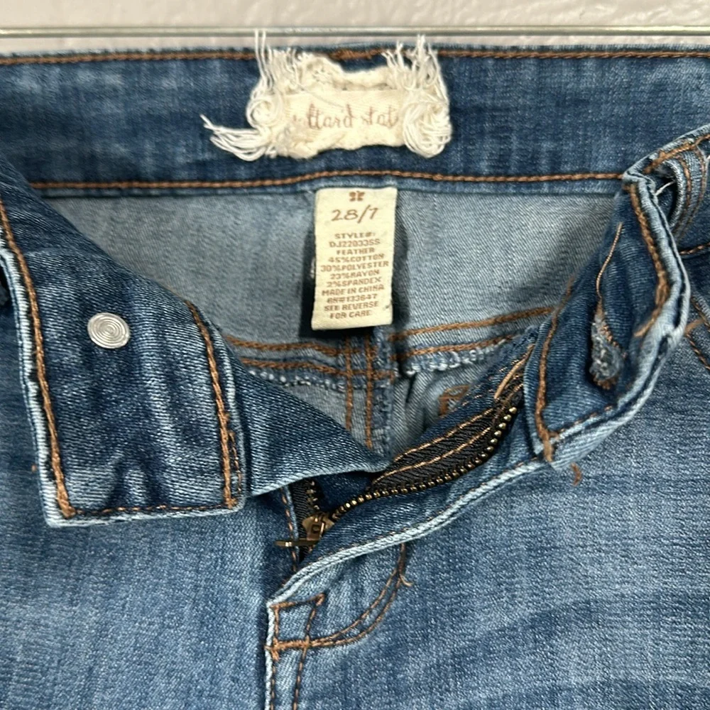 altar'd state Distressed Blue Jeans Women's Size 28/7 - Picture 6 of 8